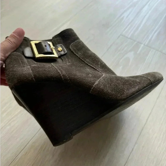 TORY BURCH "ADRIENNE" WOMEN'S BROWN SUEDE WEDGE ANKLE BOOTS SIZE 6 - Picture 8 of 12